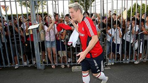 Bastian Schweinsteiger kann sich gut vorstellen, auch die nächsten Asien-Reisen der Bayern mitzumachen. Auch, wegen der jubelnden Massen.
