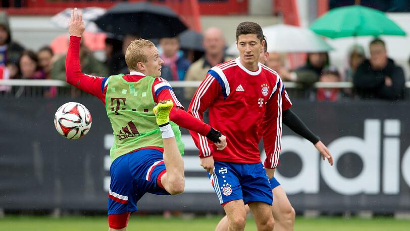 Robert Lewandowski (r) und Sebastian Rode. Robert Lewandowski (r) und Sebastian Rode.