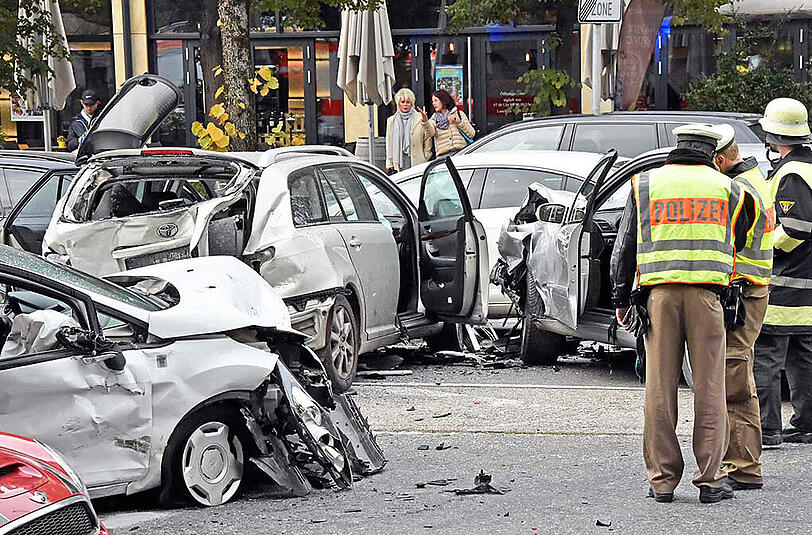 Die Bilder von der Massenkarambolage auf der Nymphenburger Straße.