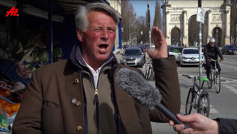 Auch Münchens Obstandl-Didi hat zum Thema "Radl-Rambos" eine deutliche Meinung... Auch Münchens Obstandl-Didi hat zum Thema "Radl-Rambos" eine deutliche Meinung...