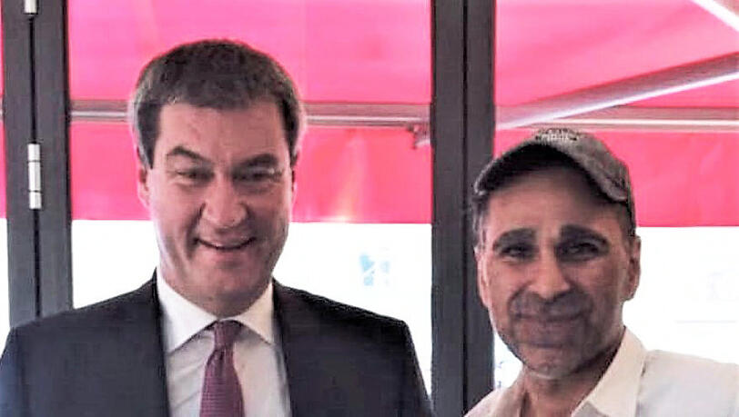 Er trank in der Vanilla Lounge von Gastronom Arash Zarrinkafsh (r.) oft und gern einen Cappuccino: Ministerpräsident Markus Söder (l.). Er trank in der Vanilla Lounge von Gastronom Arash Zarrinkafsh (r.) oft und gern einen Cappuccino: Ministerpräsident Markus Söder (l.).