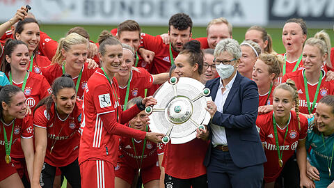 Ein letztes Karrierehighlight: 2021 gewann Simone Laudehr mit den Frauen des FC Bayern die Meisterschaft.