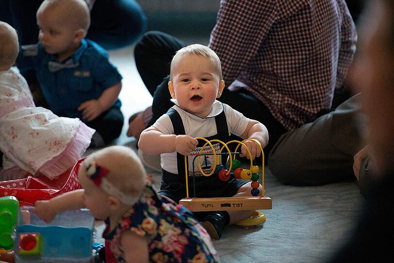 Royal Baby in der Krabbelgruppe. Der kleine Prinz schien sichtlich Spaß zu haben. Die süßen Fotos von der Krabbel-Party.