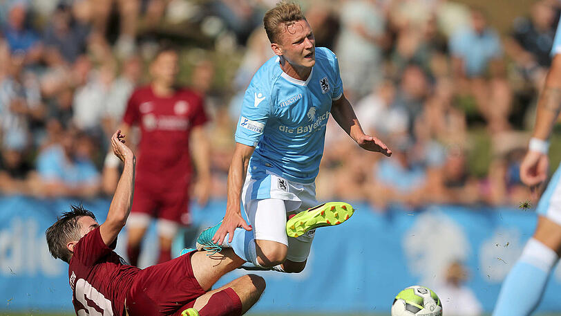 In neuen Trikots: Der TSV 1860 beendet die Vorbereitung auf die Regionalliga-Saison mit einem 4:0-Sieg gegen den Bayernligisten SV Heimstetten. Die Bilder aus Bodenmais.