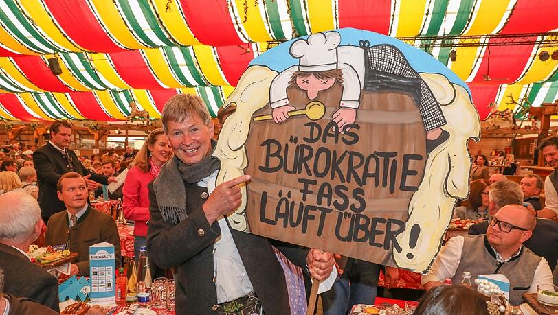 Gegen Bürokratie in der Gastro: Beim Gastro-Frühling geht es recht politisch zu. Gegen Bürokratie in der Gastro: Beim Gastro-Frühling geht es recht politisch zu.