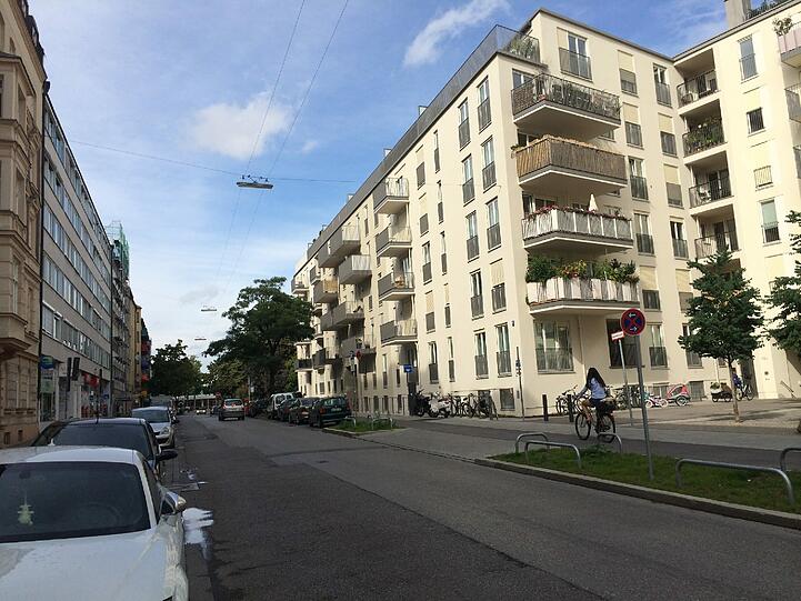 Luxuriös: die Nymphenburger Höfe. &bdquo;An der Straße fielen Bäume.&ldquo;