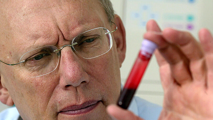 Dr. Helmut Pabst hat den Glauben an dopingfreien Sport längst verloren. Dr. Helmut Pabst hat den Glauben an dopingfreien Sport längst verloren.