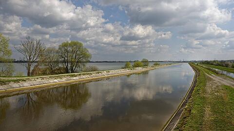 Blick auf den Mittleren Isarkanal, hier zwischen Ismaning und Finsing. (Archivbild)