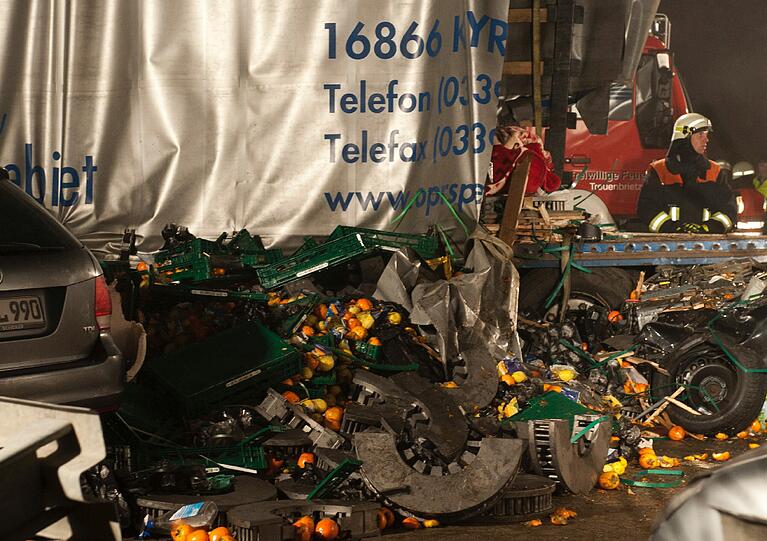 Massenkarambolage auf der A9: Die schrecklichen Bilder