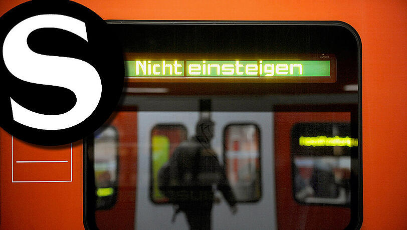 Schwarze Stunden für die S-Bahn: Mal wieder sorgte eine technische Störung für einen Komplettausfall auf der Stammstrecke im Berufsverkehr. Schwarze Stunden für die S-Bahn: Mal wieder sorgte eine technische Störung für einen Komplettausfall auf der Stammstrecke im Berufsverkehr.
