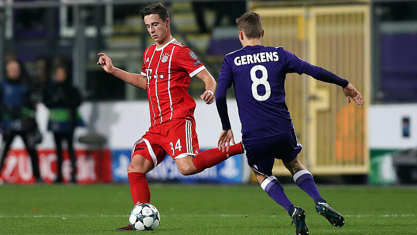 Viel zu tun bei seinem Profidebüt für den FC Bayern: Der 19-jährige Marco Friedl (l.). Viel zu tun bei seinem Profidebüt für den FC Bayern: Der 19-jährige Marco Friedl (l.).