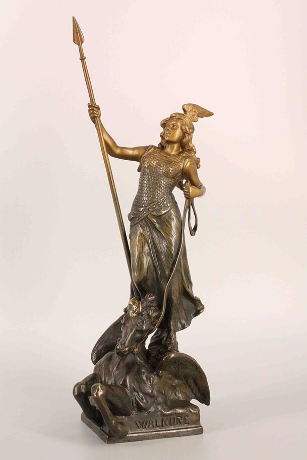 Wiener Bronze-Skulptur „Walküre“, um 1900. (Josip Kutnjak, Stand 49)