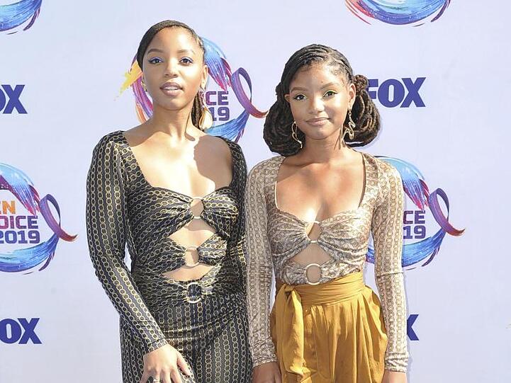 Chloe Bailey (l) und Halle Bailey bei der Verleihung der Teen Choice Awards.