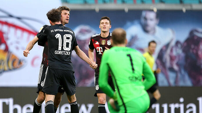 Thomas Müller legte Leon Goretzka in Leipzig den entscheidenden Treffer auf.
