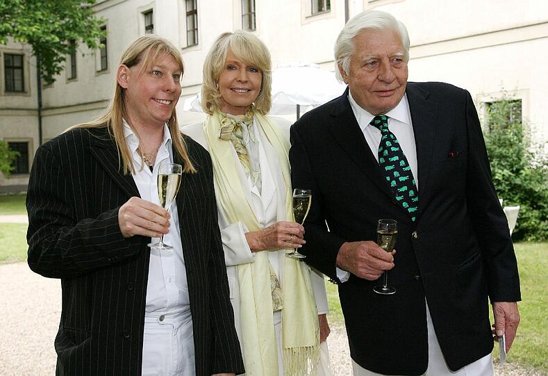 Mit Frau Mirja und Sohn Claus Alexander bei der Premiere der "Thurn und Taxis Festspiele" 2007 in Regensburg