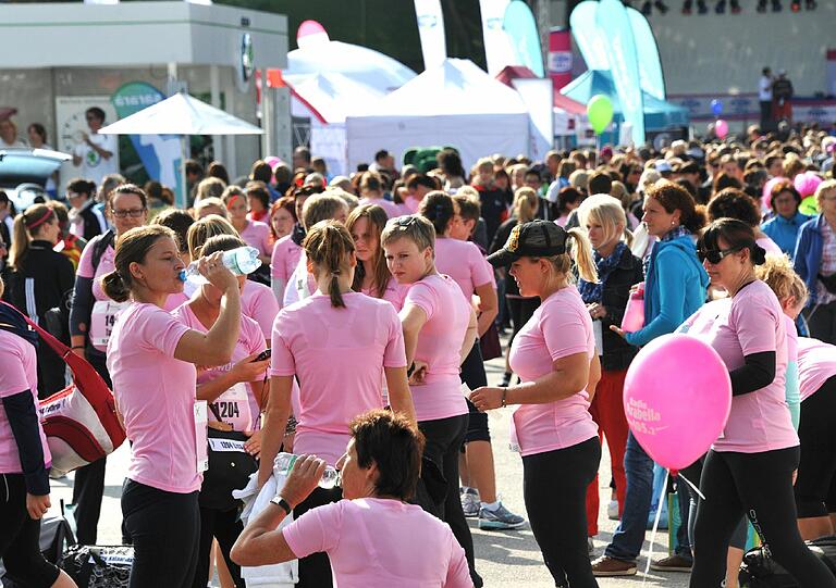 Rosa Frauenpower im Olympiapark: Die Bilder vom Women's Run 2012.