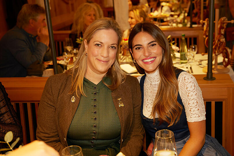 Michaela Hartig  und Jülide Saat.