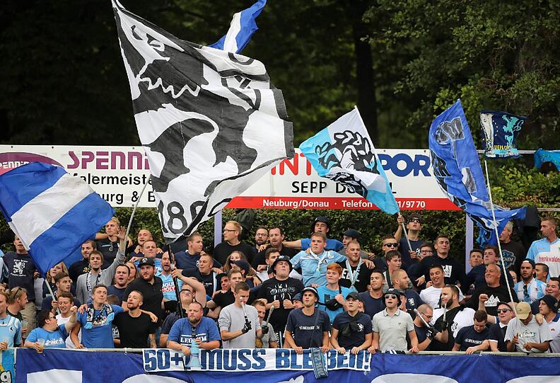 Der TSV 1860 gewinnt im Toto-Pokal mit 4:0 gegen den Bezirksligisten VfR Neuburg. Die Bilder zum Durchklicken.