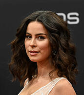 ARCHIV - 21.11.2019, Baden-Württemberg, Baden-Baden: Lena Meyer-Landrut, Sängerin, kommt zur 71. Bambi-Verleihung in das Festspielhaus. ARCHIV - 21.11.2019, Baden-Württemberg, Baden-Baden: Lena Meyer-Landrut, Sängerin, kommt zur 71. Bambi-Verleihung in das Festspielhaus.