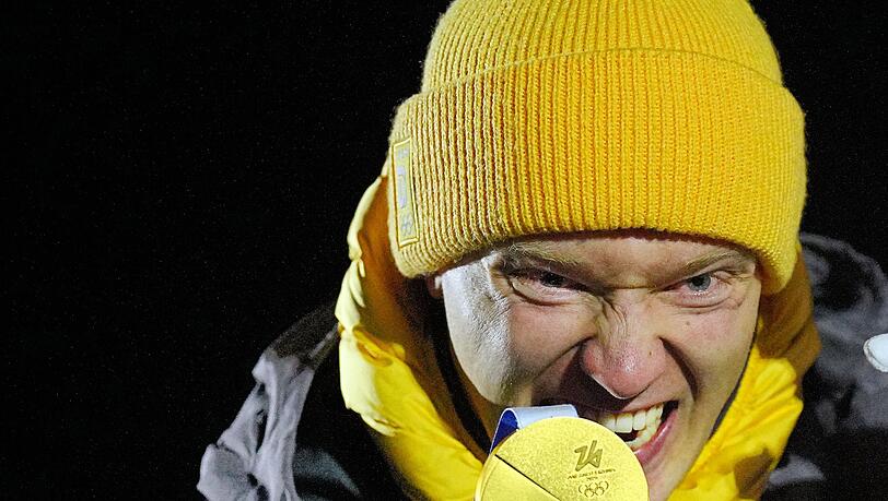 Max Langenhan hat bei Olympia zweimal Gold geholt. Jetzt gestand er einen kleinen Fehler.