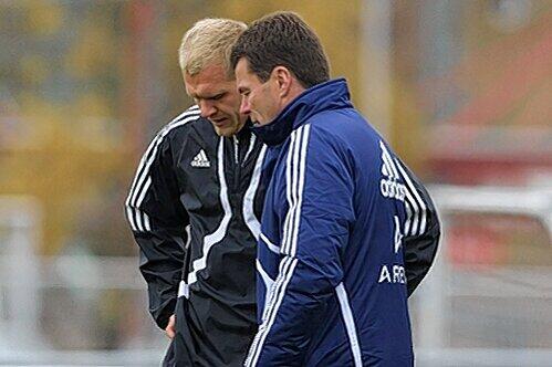Nach der Pleite in Mainz war Trainer Dieter Hecking ziemlich sauer. Da gab es mit Kapitän Andy Wolf einiges zu bereden.