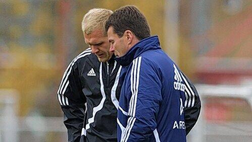 Nach der Pleite in Mainz war Trainer Dieter Hecking ziemlich sauer. Da gab es mit Kapitän Andy Wolf einiges zu bereden. Nach der Pleite in Mainz war Trainer Dieter Hecking ziemlich sauer. Da gab es mit Kapitän Andy Wolf einiges zu bereden.