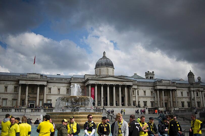 Warten auf den neuen "Klassiker": Bayern gegen Dortmund. Ein Spiel das ganz London elektrisiert. Die Bilder vor dem großen Finale.