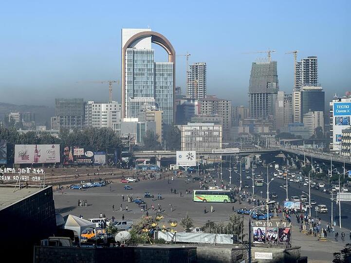 In Addis Abeba mit geschätzten sechs Millionen Einwohnern gibt es der Stadtverwaltung zufolge etwa 300.000 Hunde.