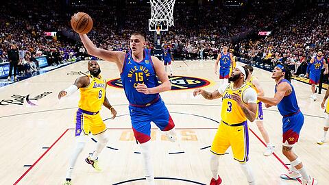 Nikola Jokic (15) ist der Superstar bei den Denver Nuggets.