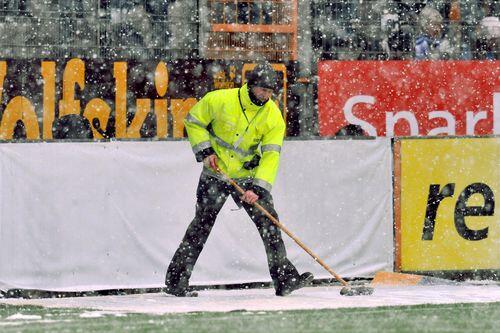 Fußball im Winter wird ab nächstem Jahr noch alltäglicher. Die Winterpause wird halbiert.