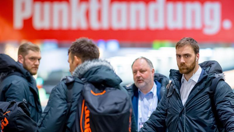Die deutsche Handball-Nationalmannschaft iat aus Norwegen kommend auf dem Flughafen Schwechat gelandet. Die deutsche Handball-Nationalmannschaft iat aus Norwegen kommend auf dem Flughafen Schwechat gelandet.
