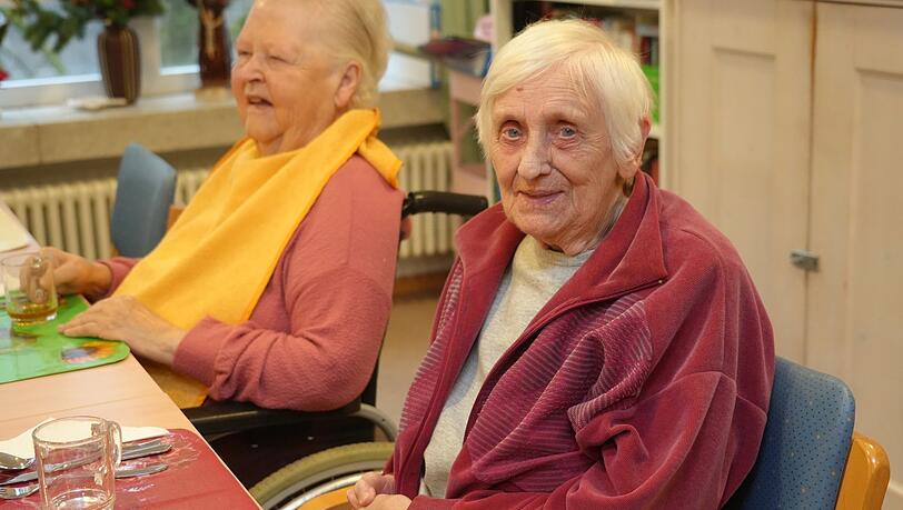 Laura Neuhirl (95) geht mit der Gelassenheit des Alters in die Zukunft: "Solang ich laufen kann, kann ich auch umziehen." Laura Neuhirl (95) geht mit der Gelassenheit des Alters in die Zukunft: "Solang ich laufen kann, kann ich auch umziehen."