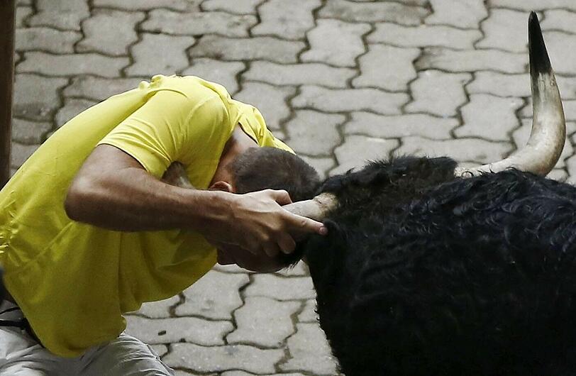 Stierhatz brutal: Aktuelle Bilder aus Pamplona.