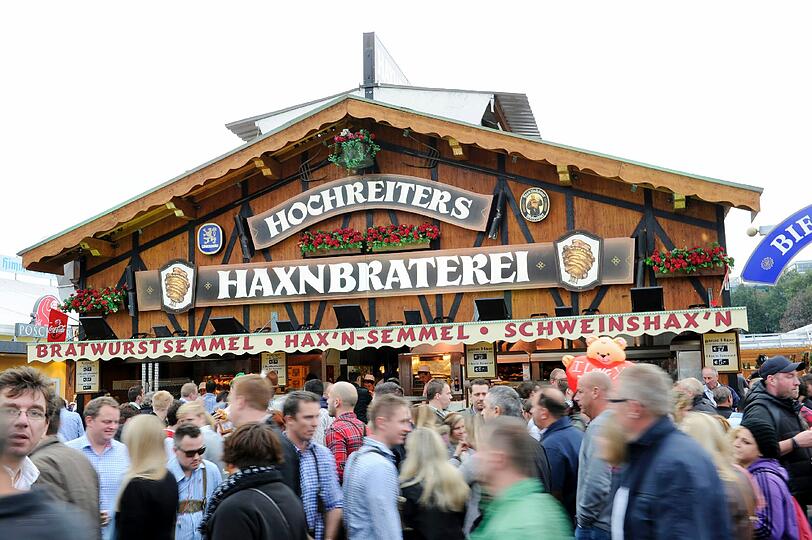 Kare und Dresscoded: Promis feiern in in Hochreiter`s Haxenbraterei auf der Wiesn 2013