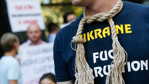 Zur Unterst&uuml;tzung der Anti-Korruptionsk&auml;mpfer sind in der Ukraine immer wieder auch Demonstranten auf die Stra&szlig;e gegangen. (Archivbild)