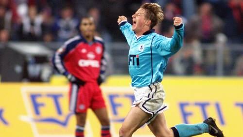 Ein Tor für die Ewigkeit anno 1999: Thomas Riedl, Ex-Löwe. Ein Tor für die Ewigkeit anno 1999: Thomas Riedl, Ex-Löwe.