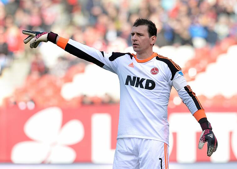 Raphael Schäfer kann gegen den Hamburger SV spielen.