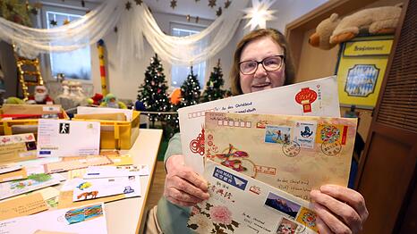 Die Briefe der Kinder kommen aus aller Welt. (Archivbild)