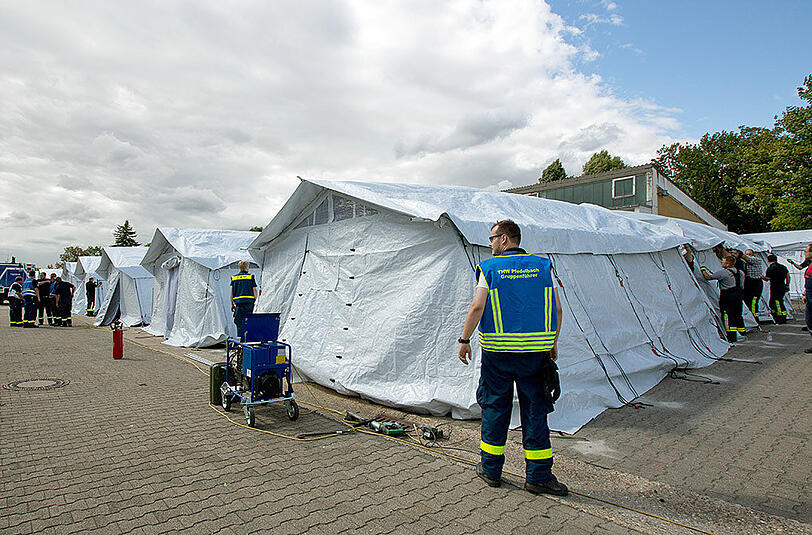 Zeltlager für 200 Flüchtlinge in Neuenstadt am Kocher (Baden-Württemberg).