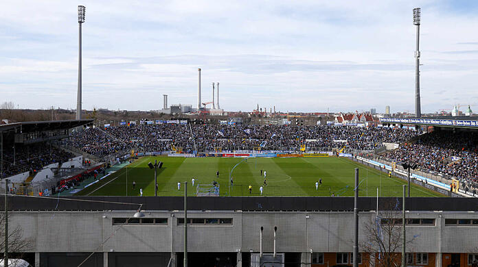 Ganz voll wird das Grünwalder Stadion zum Saison-Auftakt freilich noch nicht sein. (Archivbild)