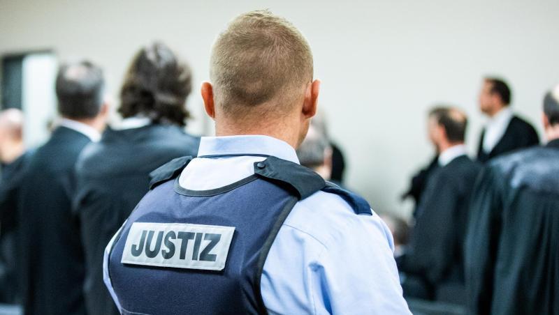 Die Angeklagten sollen versucht zu haben, das ebenfalls aus Syrien stammende Opfer zu ermorden. Die Angeklagten sollen versucht zu haben, das ebenfalls aus Syrien stammende Opfer zu ermorden.