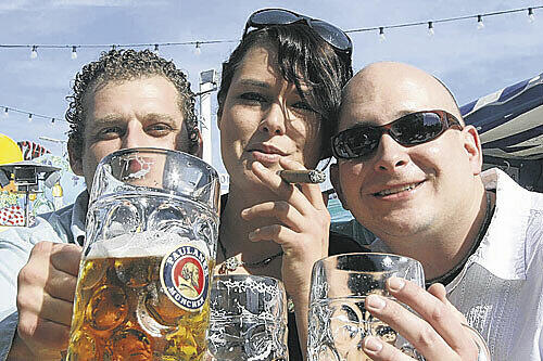 Auf der Wiesn wid weiter geraucht werden.