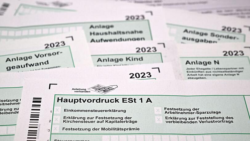 Einer ausgewählten Gruppe von Steuerpflichtigen schickt das Finanzamt Kassel einen Vorschlag für die Steuererklärung (Symbolbild).