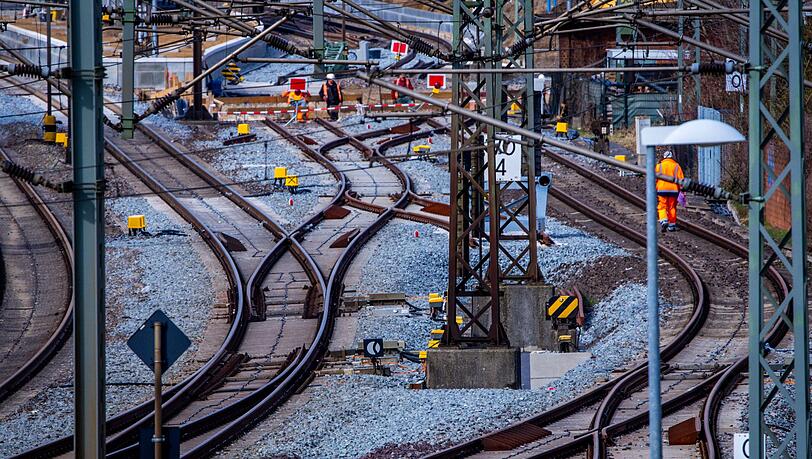Bei der Bahn gibt es auch in den nächsten Jahren viele Baustellen. Bei der Bahn gibt es auch in den nächsten Jahren viele Baustellen.