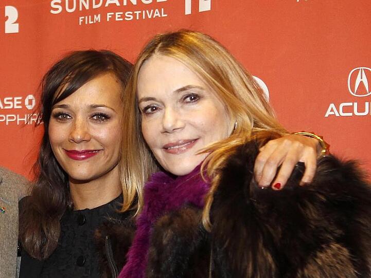 US-Schauspielerin Rashida Jones (l) und ihre Mutter Peggy Lipton beim Sundance Film Festival 2012.