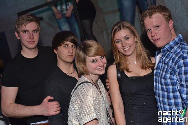 Start ins Partywochenende: Am Freitag im Neuraum mit dem IsarCosmos. Mehr Bilder unter: www.nachtagenten.de.