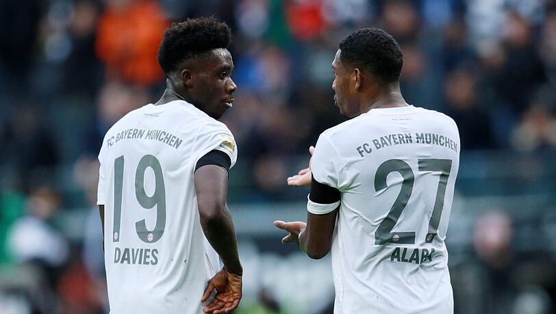 David Alaba rückte gegen Frankfurt auf die Innenverteidigerposition, Alphonso Davies agierte als Linksverteidiger. David Alaba rückte gegen Frankfurt auf die Innenverteidigerposition, Alphonso Davies agierte als Linksverteidiger.