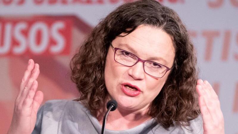 SPD-Chefin Andrea Nahles spricht beim Juso-Bundeskongress in Düsseldorf. SPD-Chefin Andrea Nahles spricht beim Juso-Bundeskongress in Düsseldorf.
