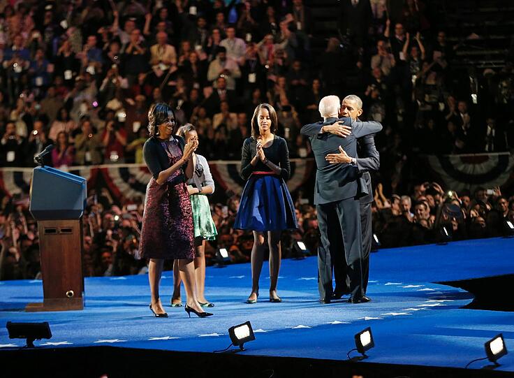 Barack Obama bleibt für vier weitere Jahre US-Präsident: Hier sehen Sie die emotionalen Bilder aus der langen US-Wahlnacht.