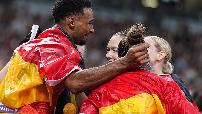 Zehnkämpfer Leo Neugebauer (l) und die Staffel-Frauen sorgen für ein glanzvolles Ende.